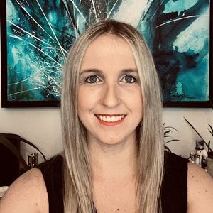 Meet your Posher, Josiane